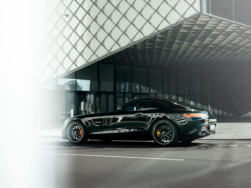 Mercedes-AMG GT vor Futurium Berlin – Seitenansicht